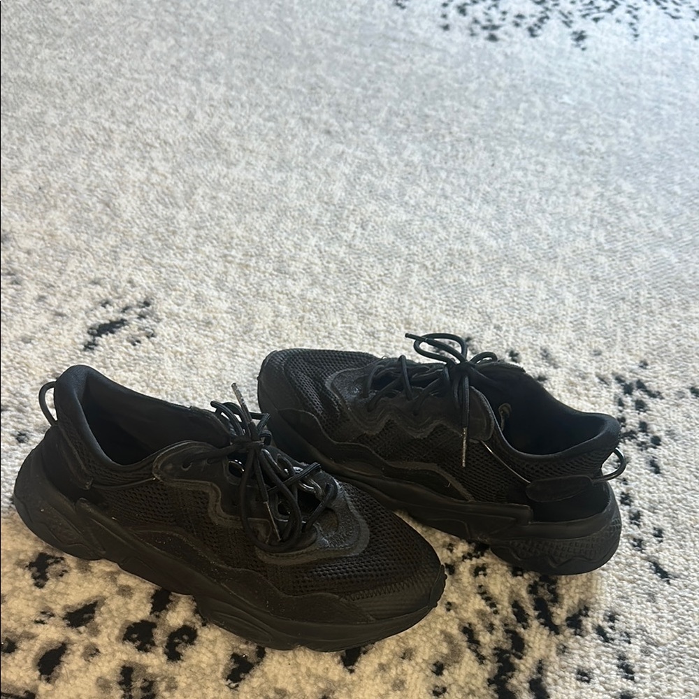 Adidas black ozweego Sneakers